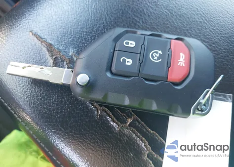 2020 Jeep Wrangler Unlimited Sport S 4X4 z USA, uszkodzony, nr VIN 1C4HJXDG0LW109947